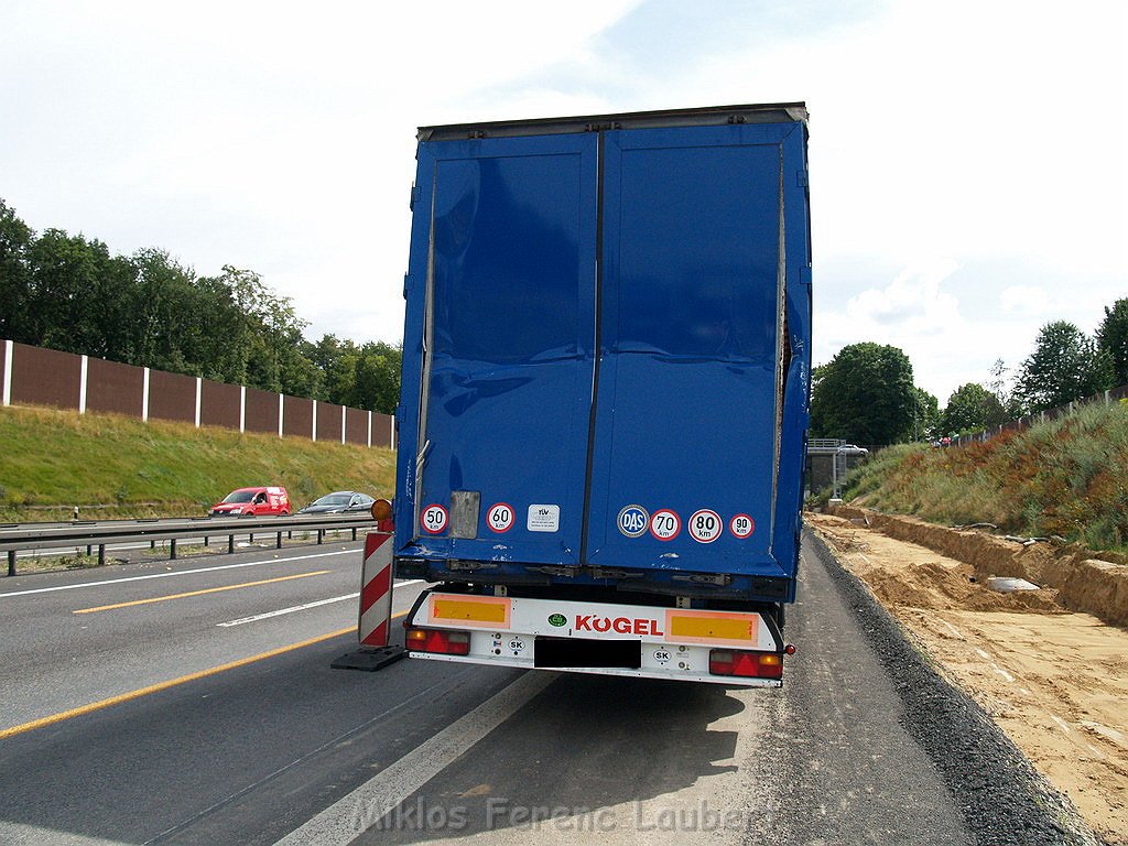 VU Auffahrunfall Reisebus auf LKW A 1 Rich Saarbruecken P40.JPG